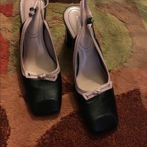 Nine West Black & Dust Pink Classy Pumps